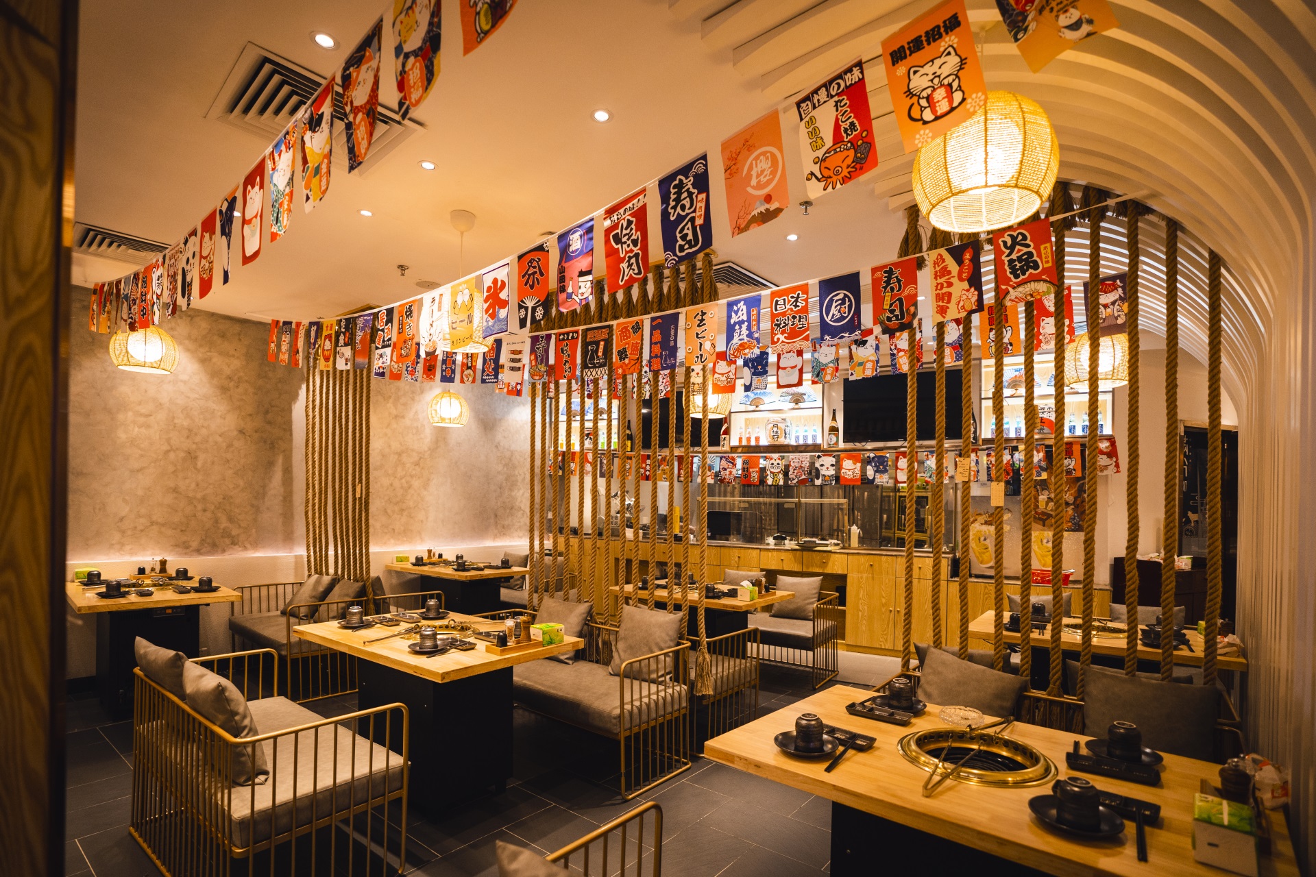 彭厨如何通过深圳餐饮空间设计来确定餐厅的装修风格？